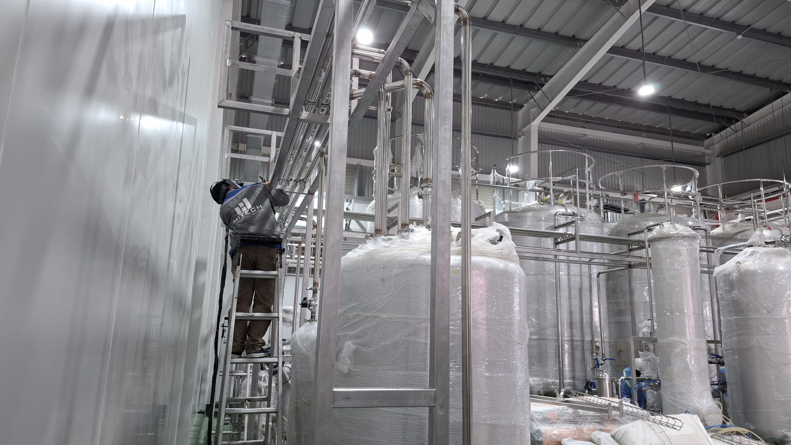 hệ thống bồn Inox và đường ống vi sinh